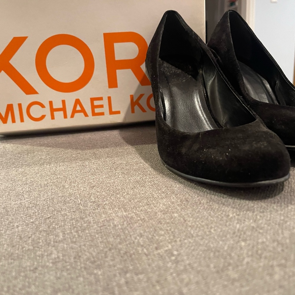 Michael kors high wedge suede black shoes